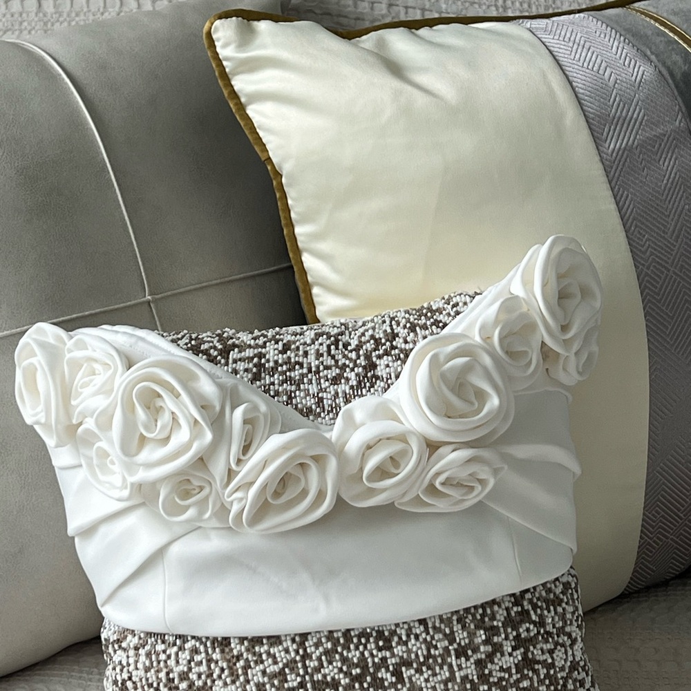Meshki White Strapless Rose Appliqué Crop Top - Picture 4 of 10